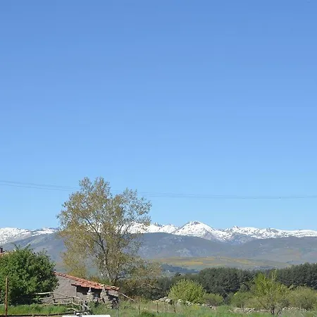 Refugio De Gredos בית הארחה