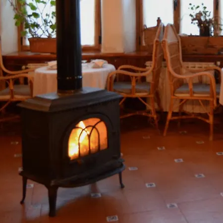 Гостевой дом Hostal Refugio De Gredos Наварредонда-де-Гредос