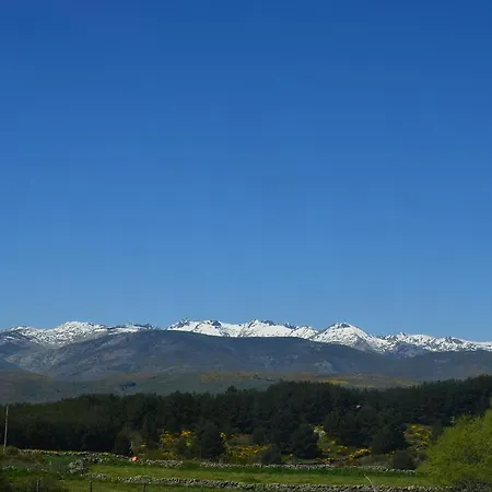 Hostal Refugio De Gredos Наварредонда-де-Гредос