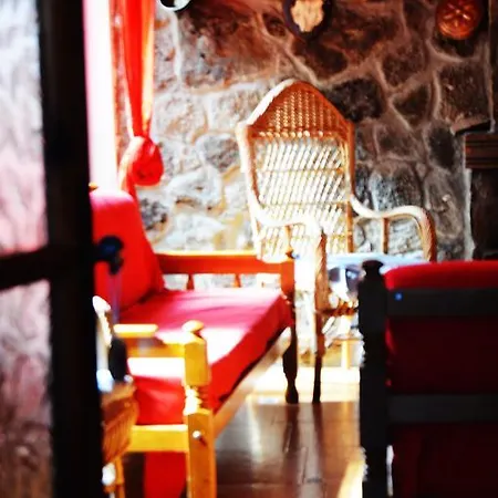 בית הארחה Refugio De Gredos נאבארדונדה דה גרדוס