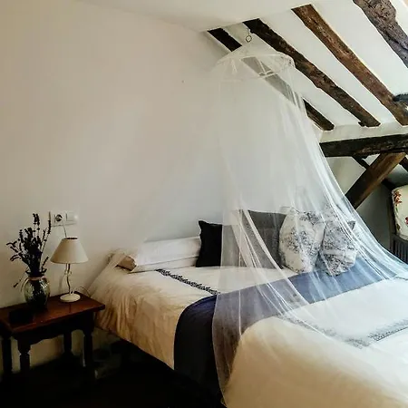 בית הארחה Refugio De Gredos נאבארדונדה דה גרדוס