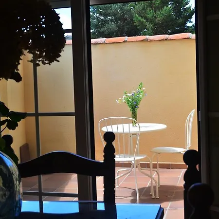Hostal Refugio De Gredos * Наварредонда-де-Гредос