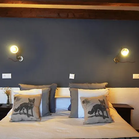 Refugio De Gredos בית הארחה