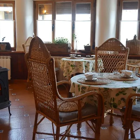 Hostal Refugio De Gredos * Наварредонда-де-Гредос