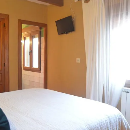Hostal Refugio De Gredos * Наварредонда-де-Гредос