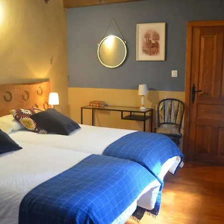 Hostal Refugio De Gredos Гостевой дом Наварредонда-де-Гредос