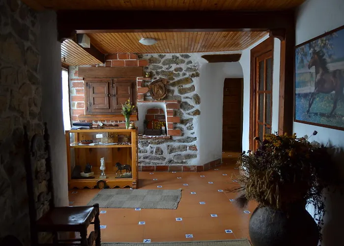 Hostal Refugio De Gredos Наварредонда-де-Гредос